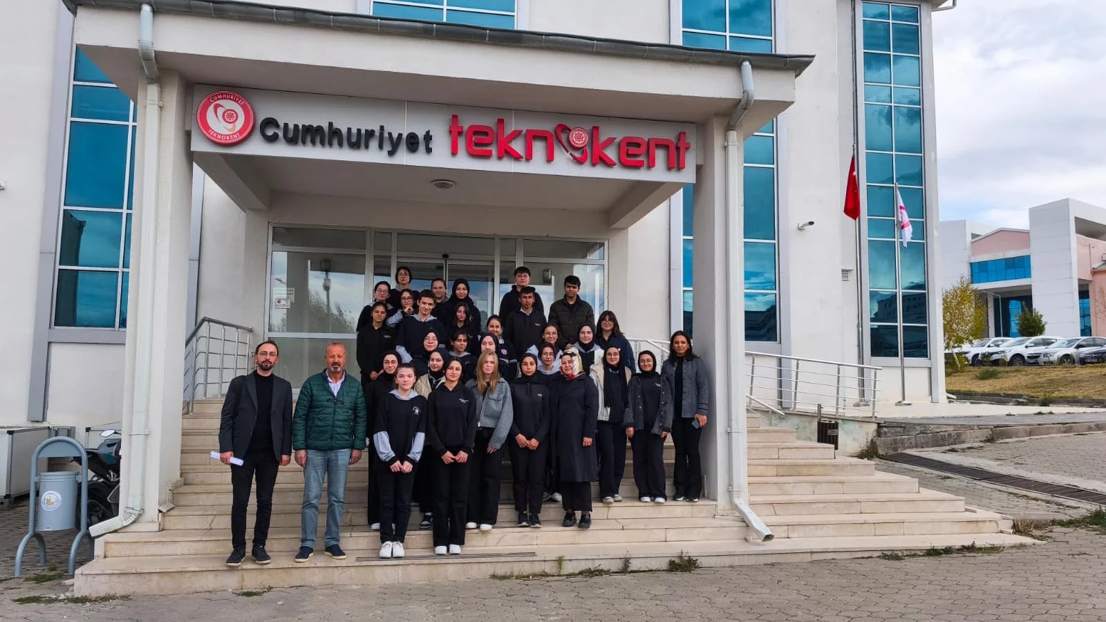 Mustafa Kemal Atatürk Mesleki ve Teknik Anadolu Lisesi Öğrencileri Cumhuriyet Teknokent’i Ziyaret Etti