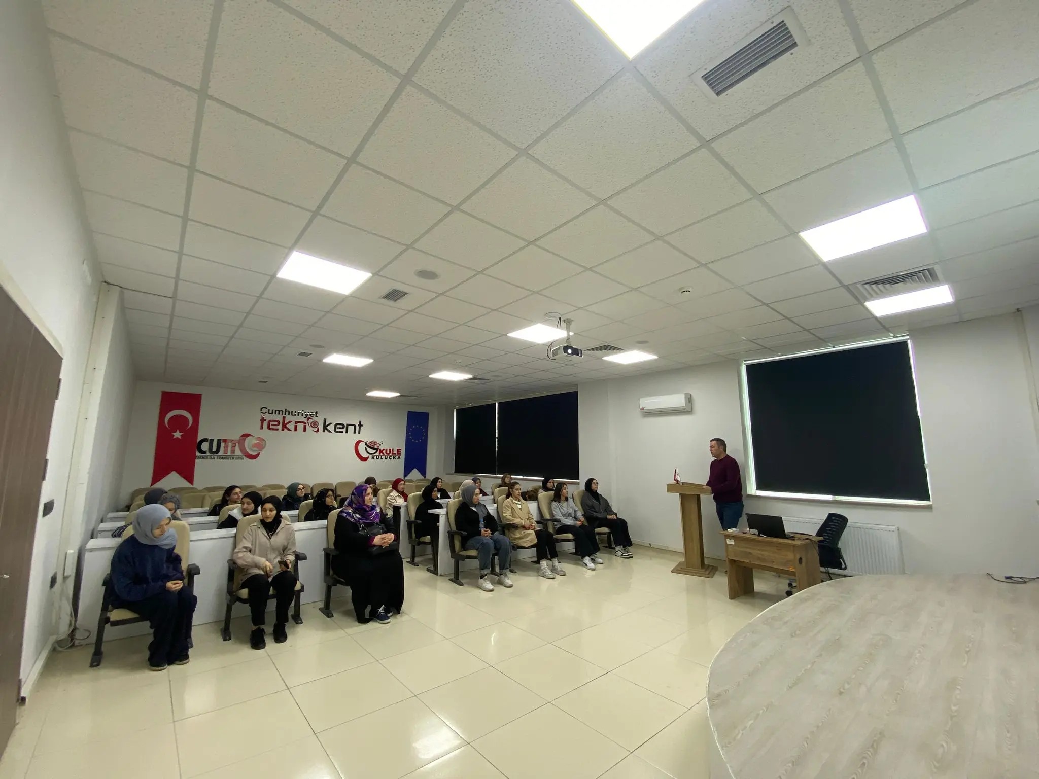 Sivas Kız Anadolu İmam Hatip Lisesi Öğrencileri Cumhuriyet Teknokent’i Ziyaret Etti.