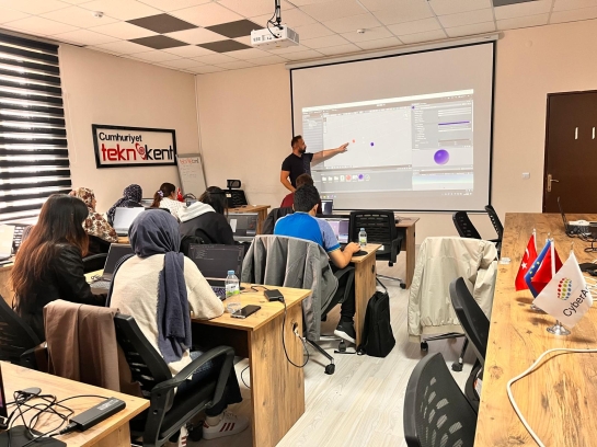 Oyun Geliştirme Programı’nda Eğitimler Devam Ediyor!