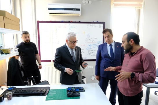 Sivas Valisi Dr. Yılmaz Şimşek’ten Cumhuriyet Teknokent’e Ziyaret