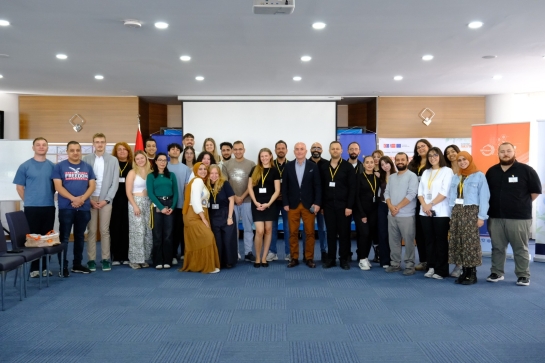 SMART STEPS Projesi Sivas’ta Gençlik Çalışanlarını Buluşturdu
