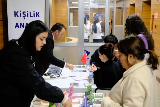 23 Nisan Sevinci Minik Kalplerle Paylaşıldı